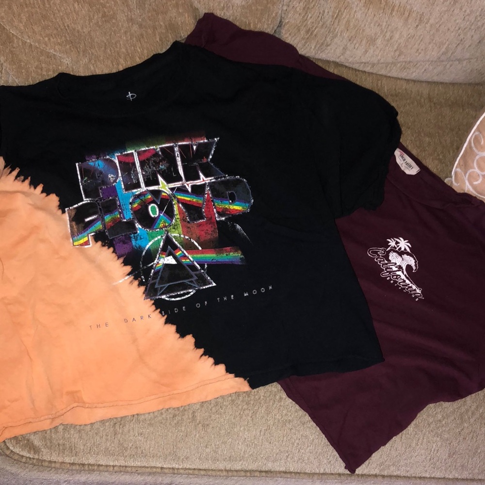 2 Women Crop tops